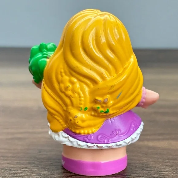 Fisher Price Little People Disney Princess RAPUNZEL & PASCAL Toy Figure 2016 - Picture 4 of 7